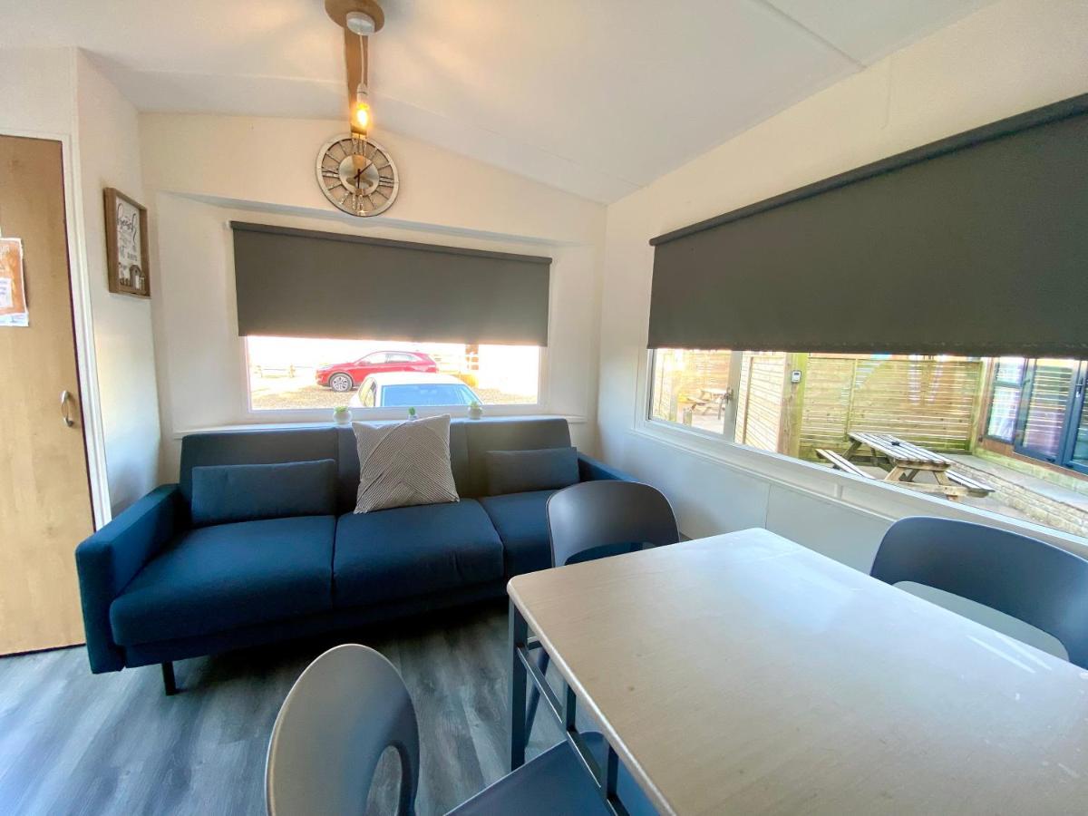 Elletson Park Wood Fired Hot Tubs, Caravans & Pods Pilling Exterior photo