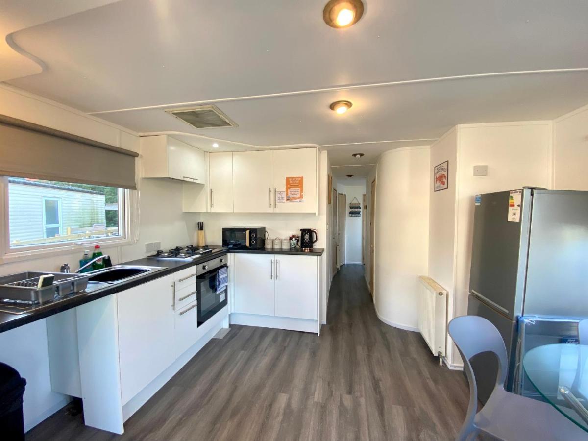 Elletson Park Wood Fired Hot Tubs, Caravans & Pods Pilling Exterior photo