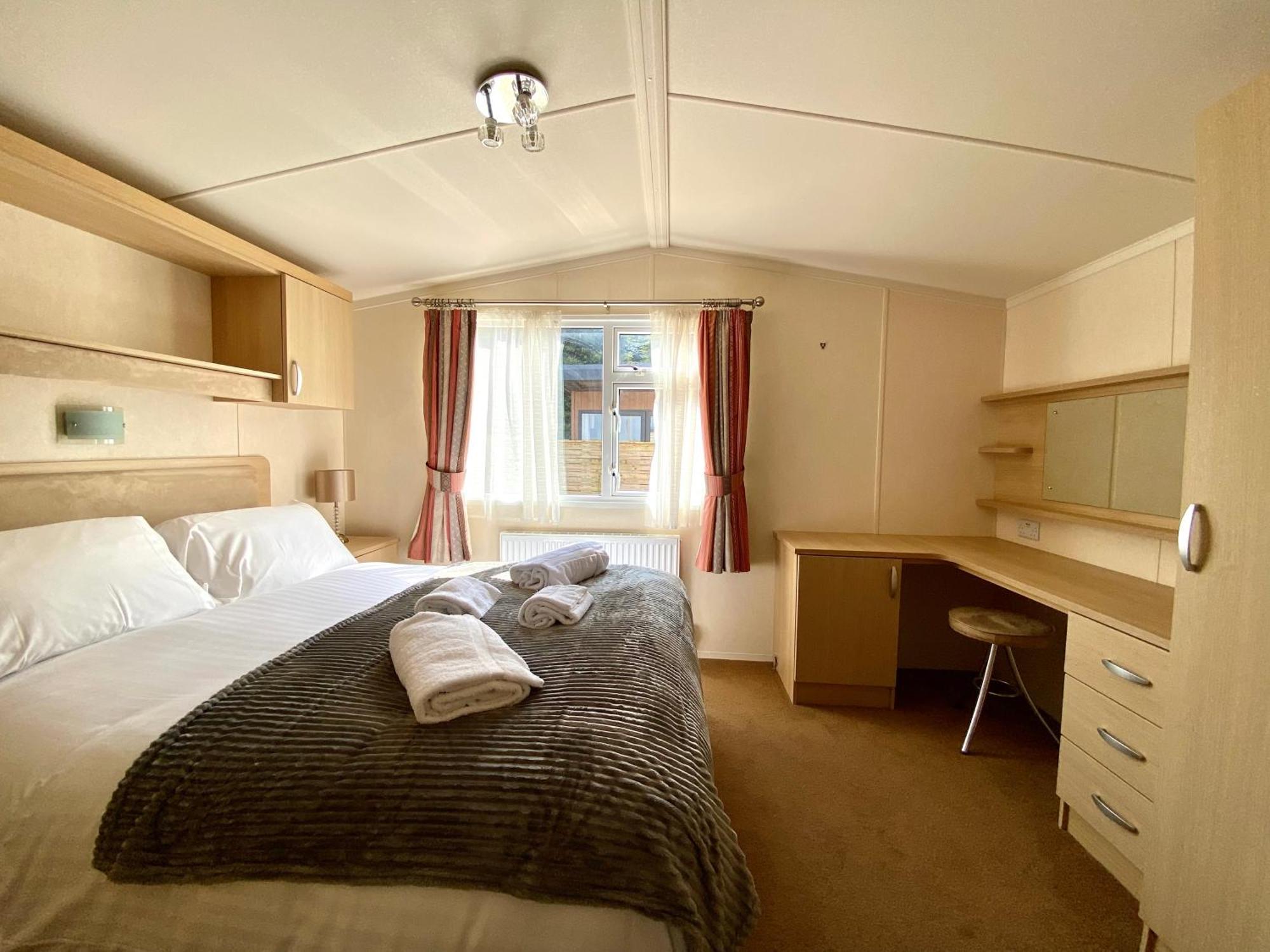 Elletson Park Wood Fired Hot Tubs, Caravans & Pods Pilling Exterior photo