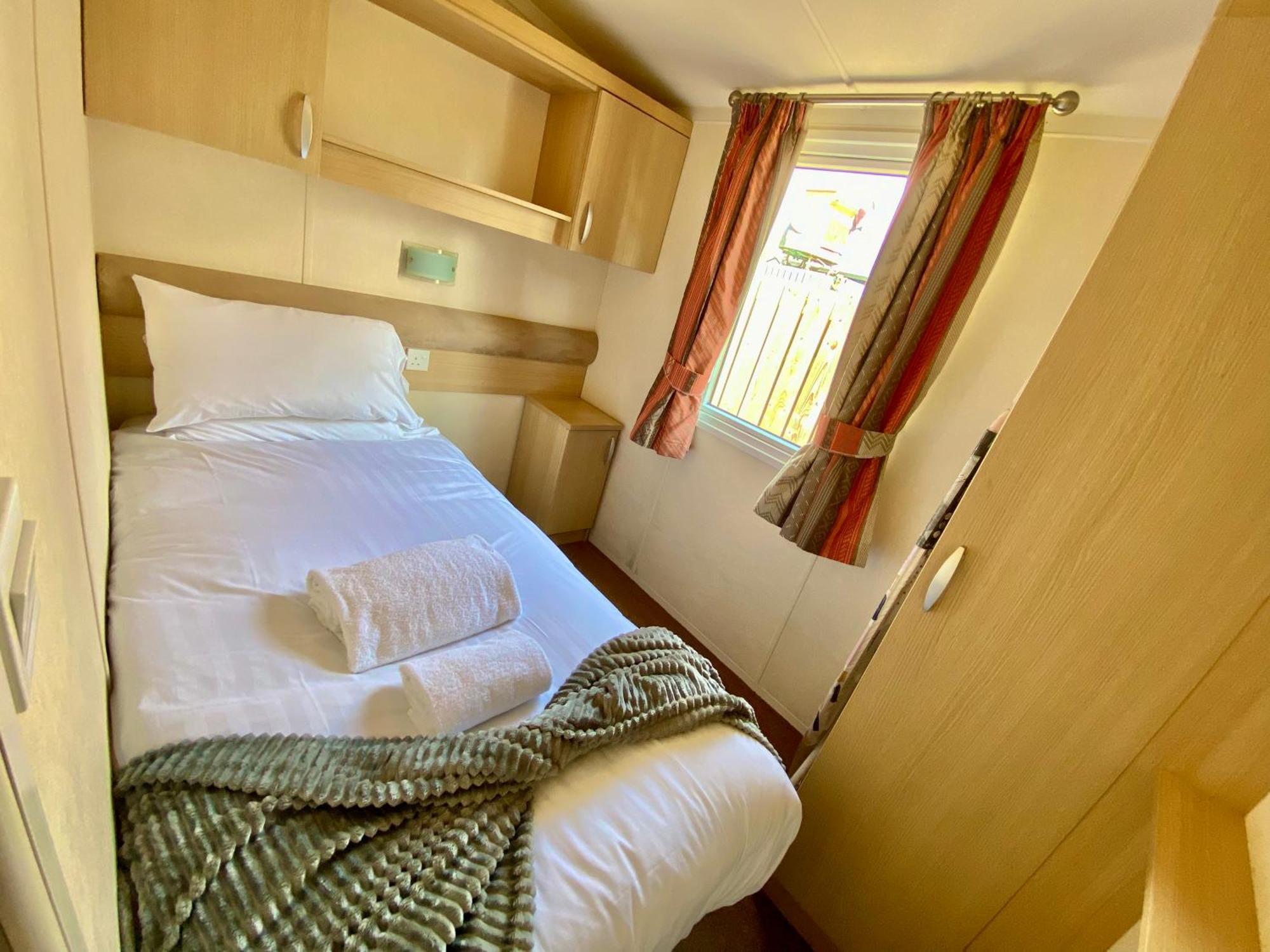 Elletson Park Wood Fired Hot Tubs, Caravans & Pods Pilling Exterior photo