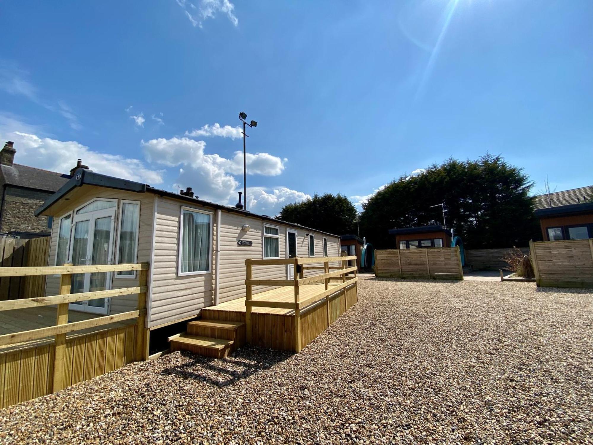 Elletson Park Wood Fired Hot Tubs, Caravans & Pods Pilling Exterior photo