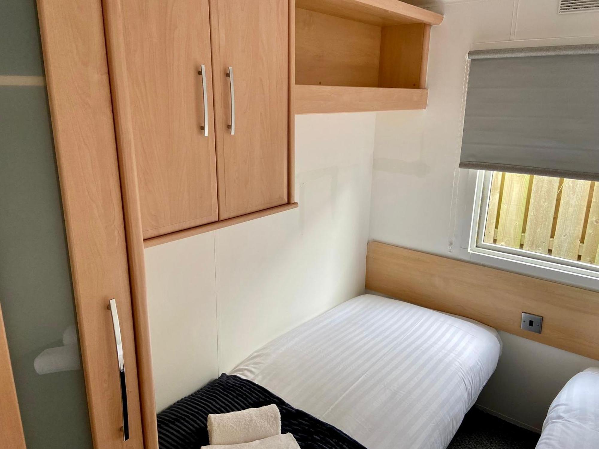 Elletson Park Wood Fired Hot Tubs, Caravans & Pods Pilling Exterior photo